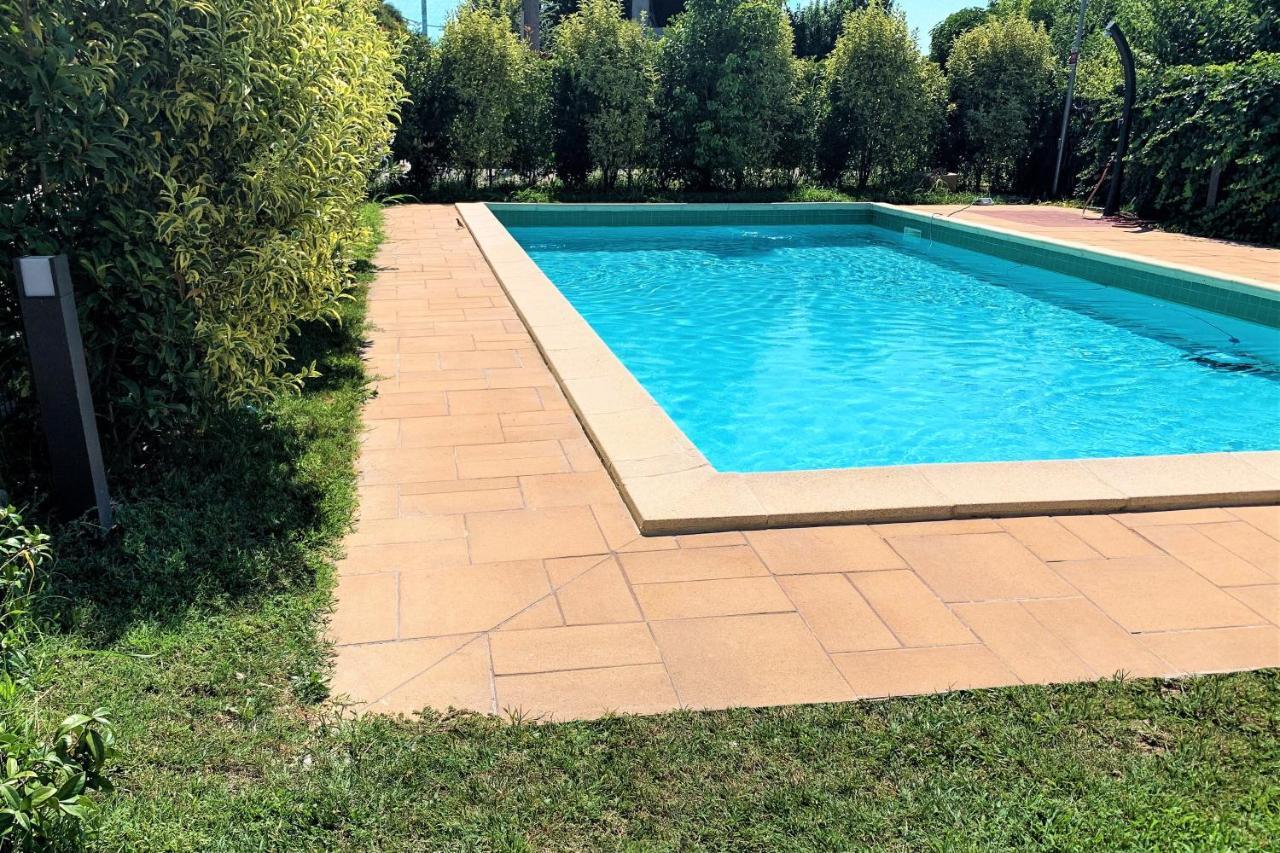 Apartment Charme And Relax With Garden And Swimming Pool Дезенцано-дель-Гарда Екстер'єр фото