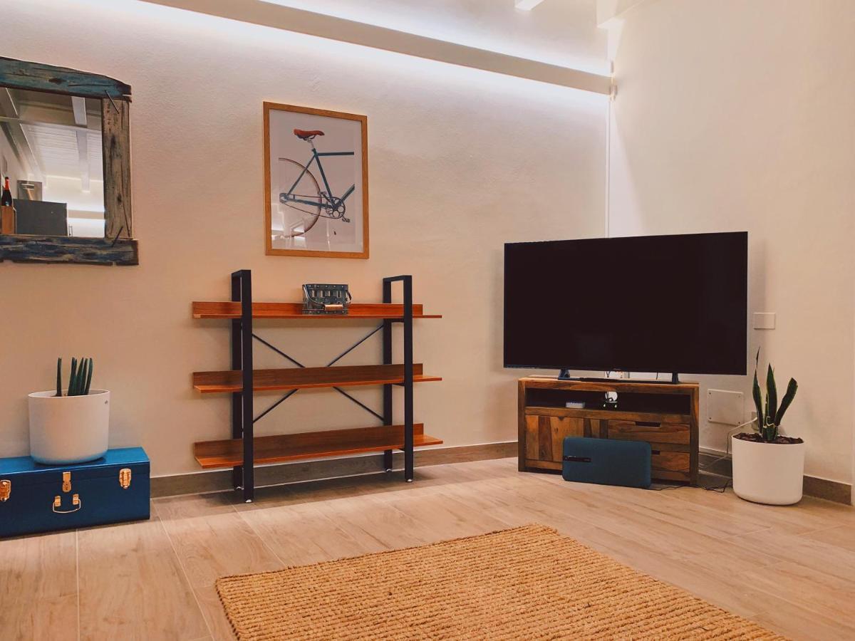 Apartment Charme And Relax With Garden And Swimming Pool Дезенцано-дель-Гарда Екстер'єр фото