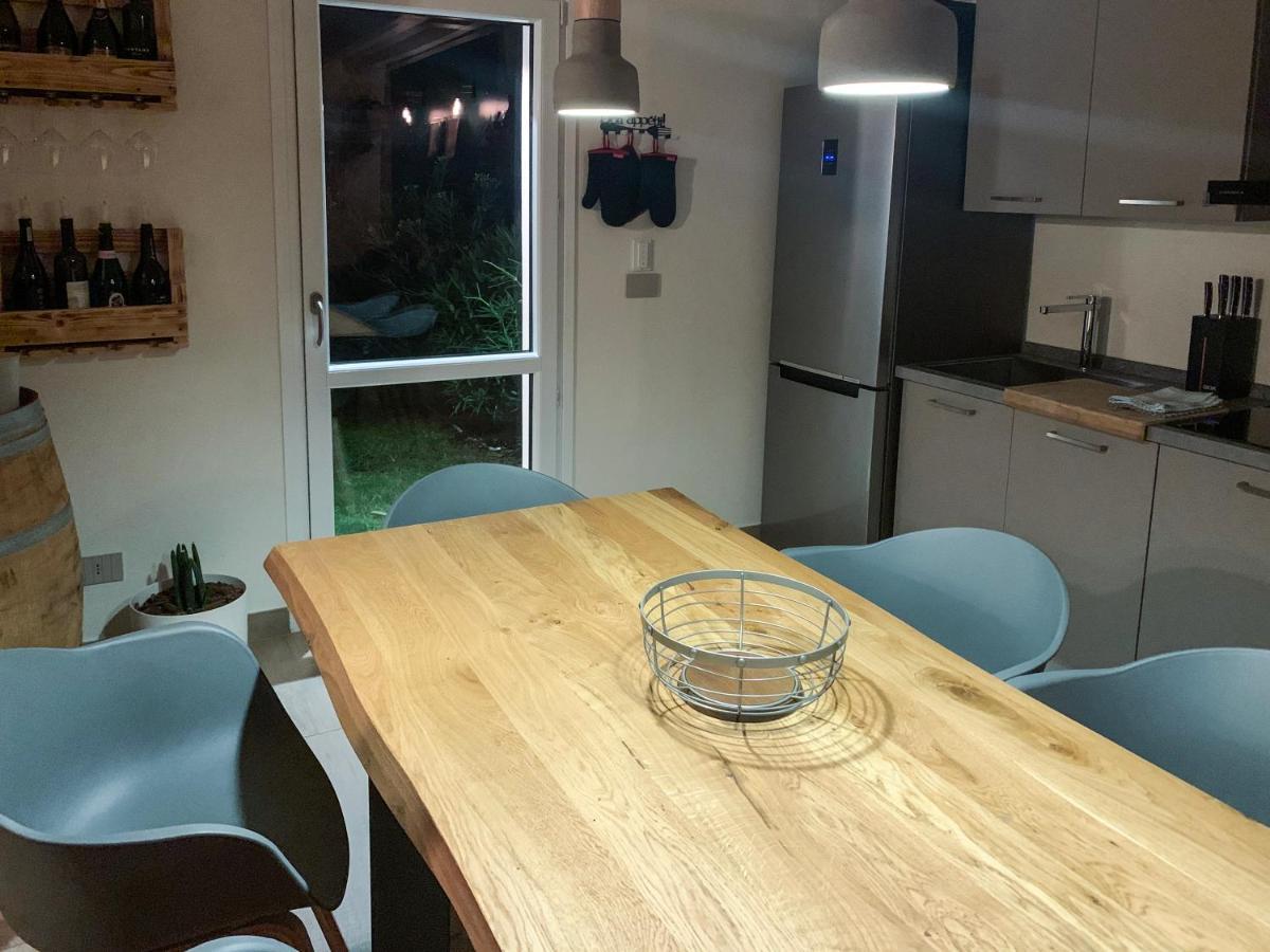 Apartment Charme And Relax With Garden And Swimming Pool Дезенцано-дель-Гарда Екстер'єр фото